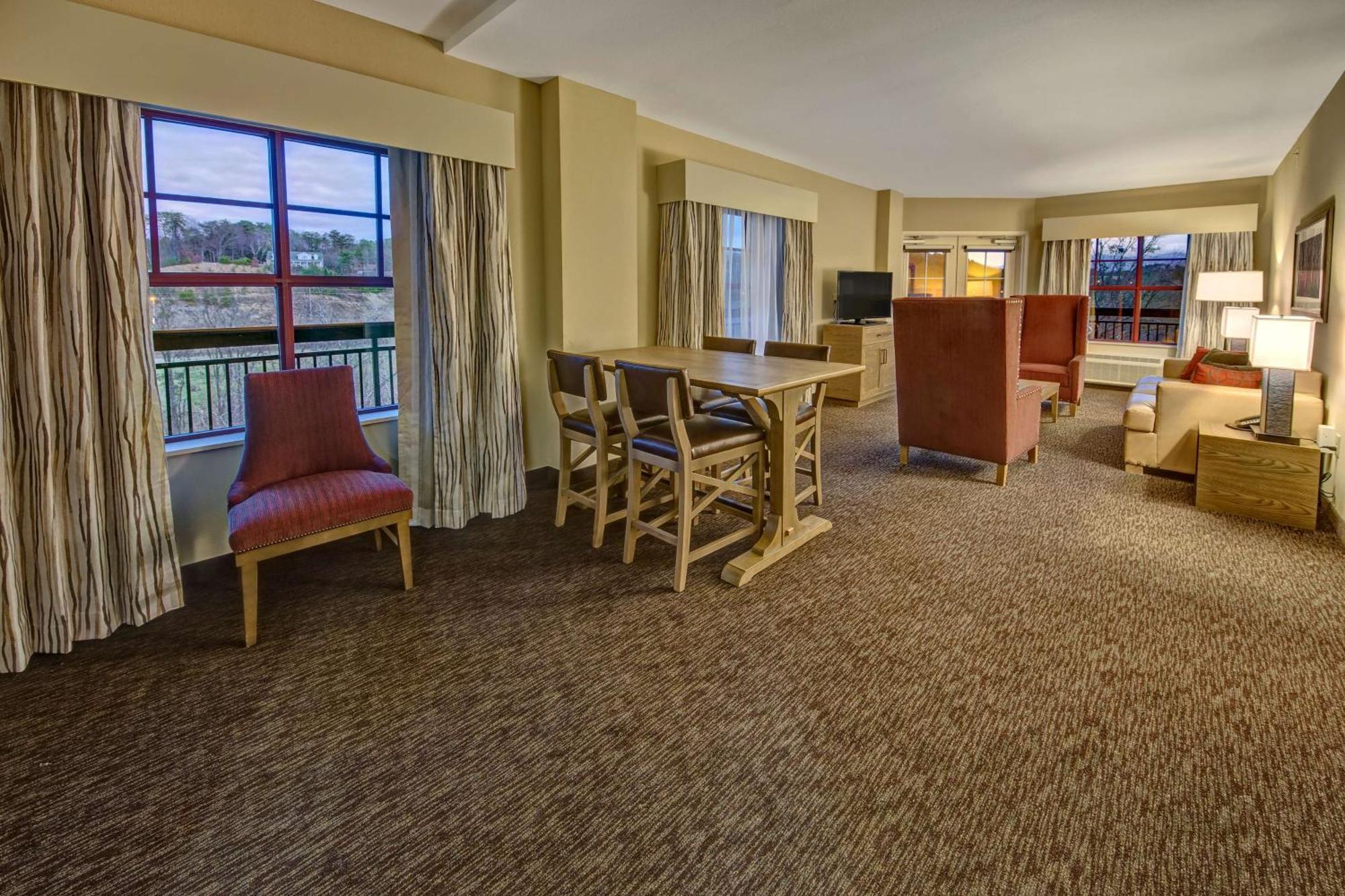 Black Fox Lodge Pigeon Forge, Tapestry Collection By Hilton Exterior photo